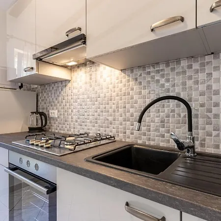 Merag Sunrise Apartment Cres Exterior photo